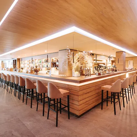 Отель Valtur Cervinia Cristallo