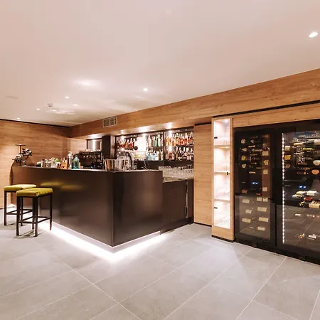 Отель Valtur Cervinia Cristallo 5*